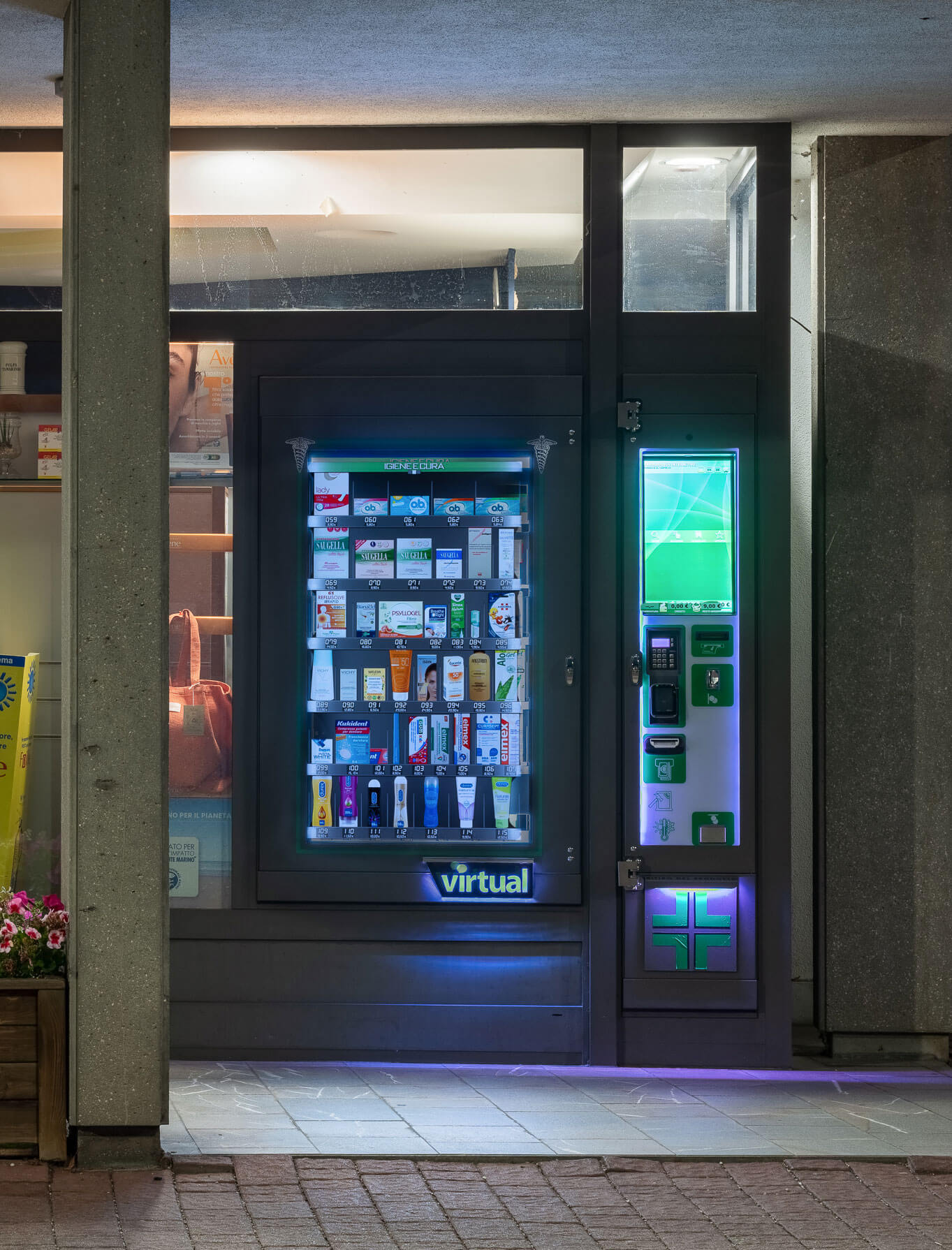 Our 24-hour service vending machine in Val Pusteria - Schlossapotheke Welsberg